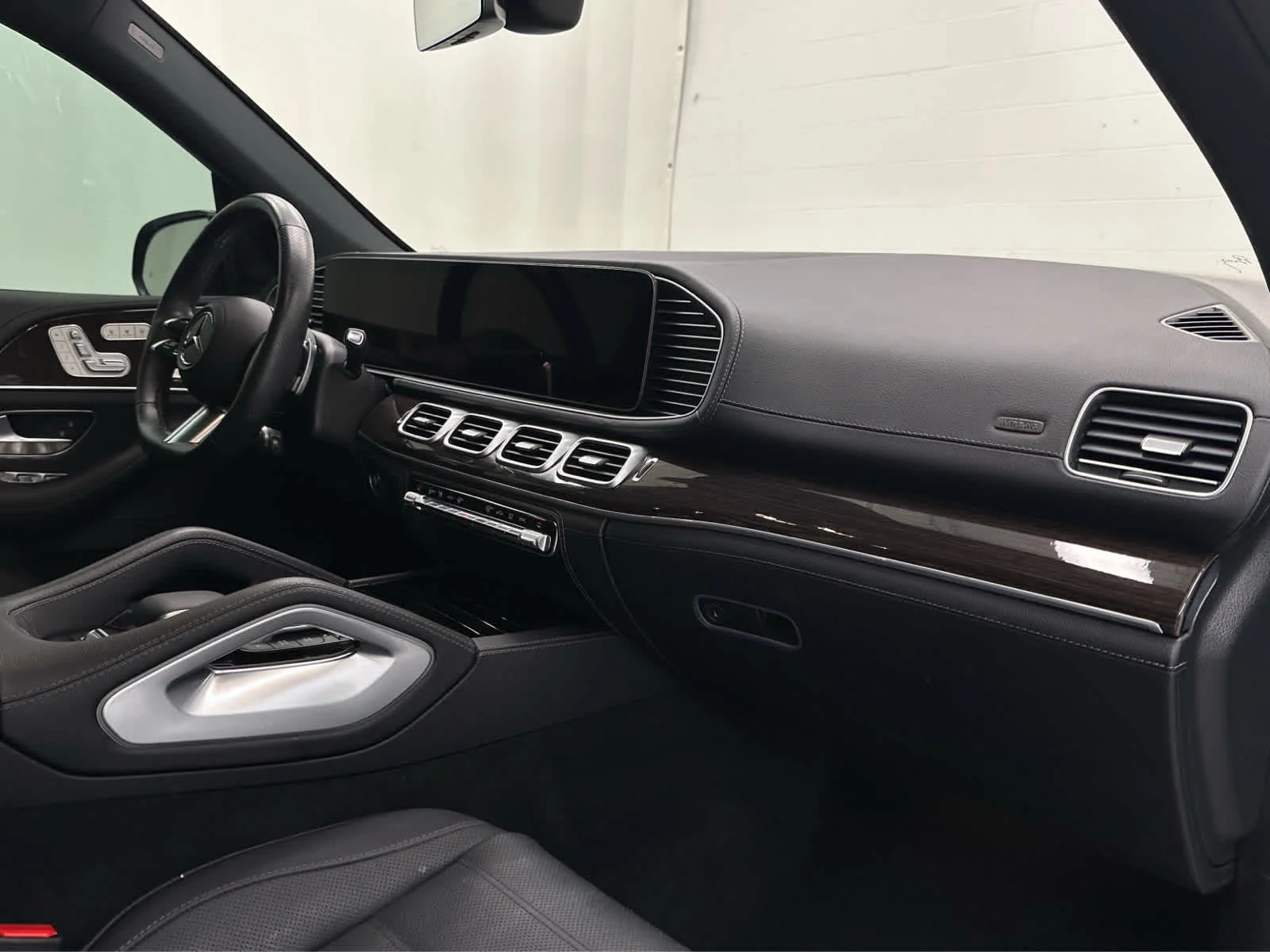 Used 2024 Black Mercedes-Benz GLS 450 image 17