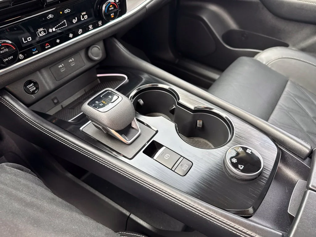 Used 2024 Super Black Nissan Platinum image 26