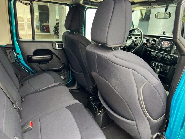 Used 2020  Jeep Unlimited Sport S image 23