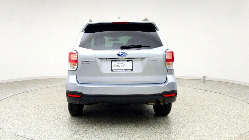 Used 2018 Ice Silver Metallic Subaru 2.5i Premium w/ All-Weather Package image 6