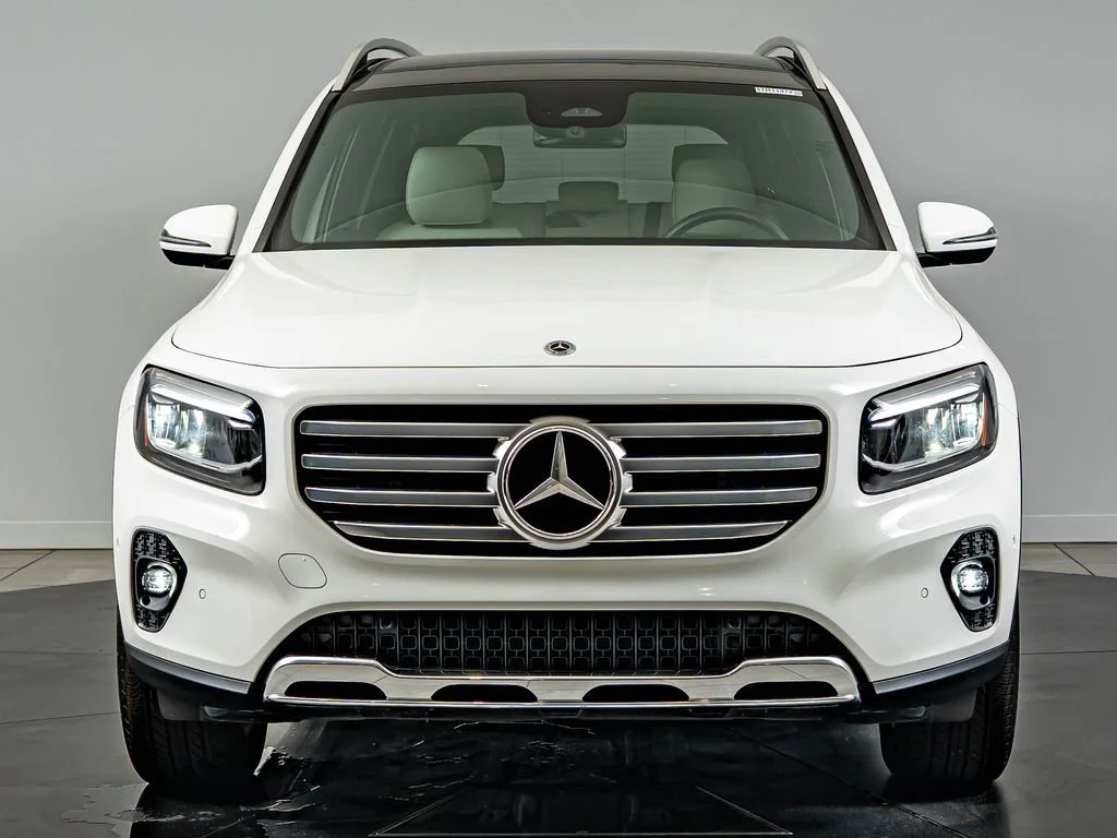 Used 2026 Polar White Mercedes-Benz GLB 250 image 2