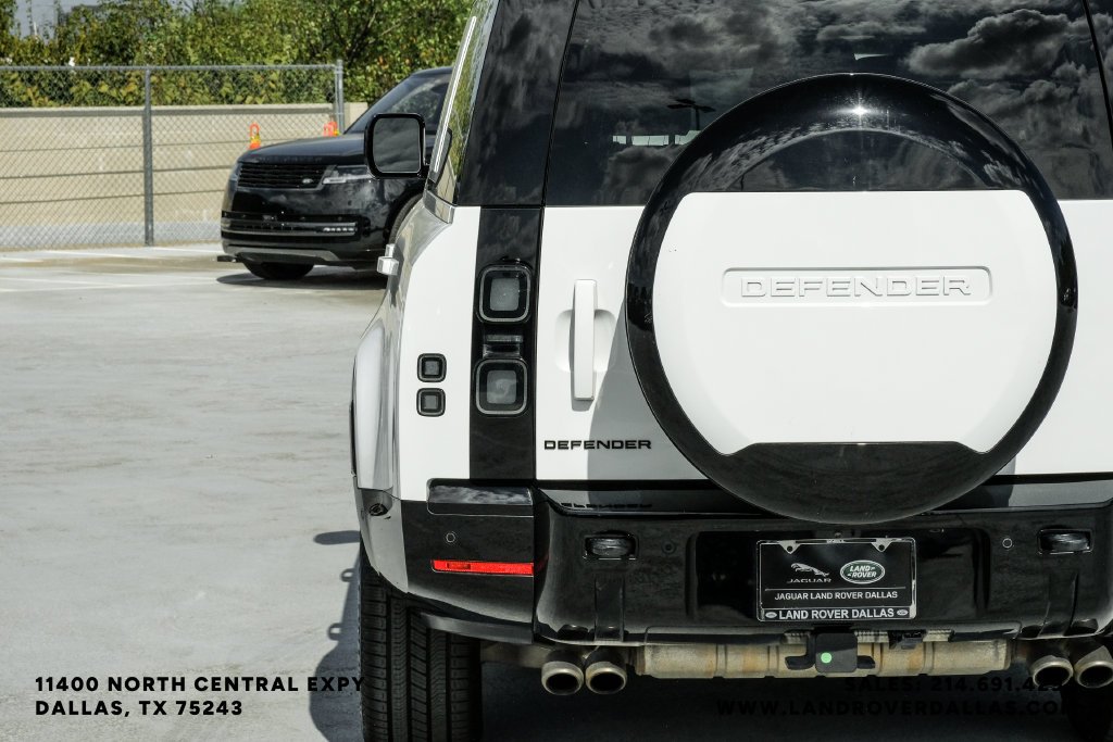 Used 2026 Fuji White Land Rover V8 image 59