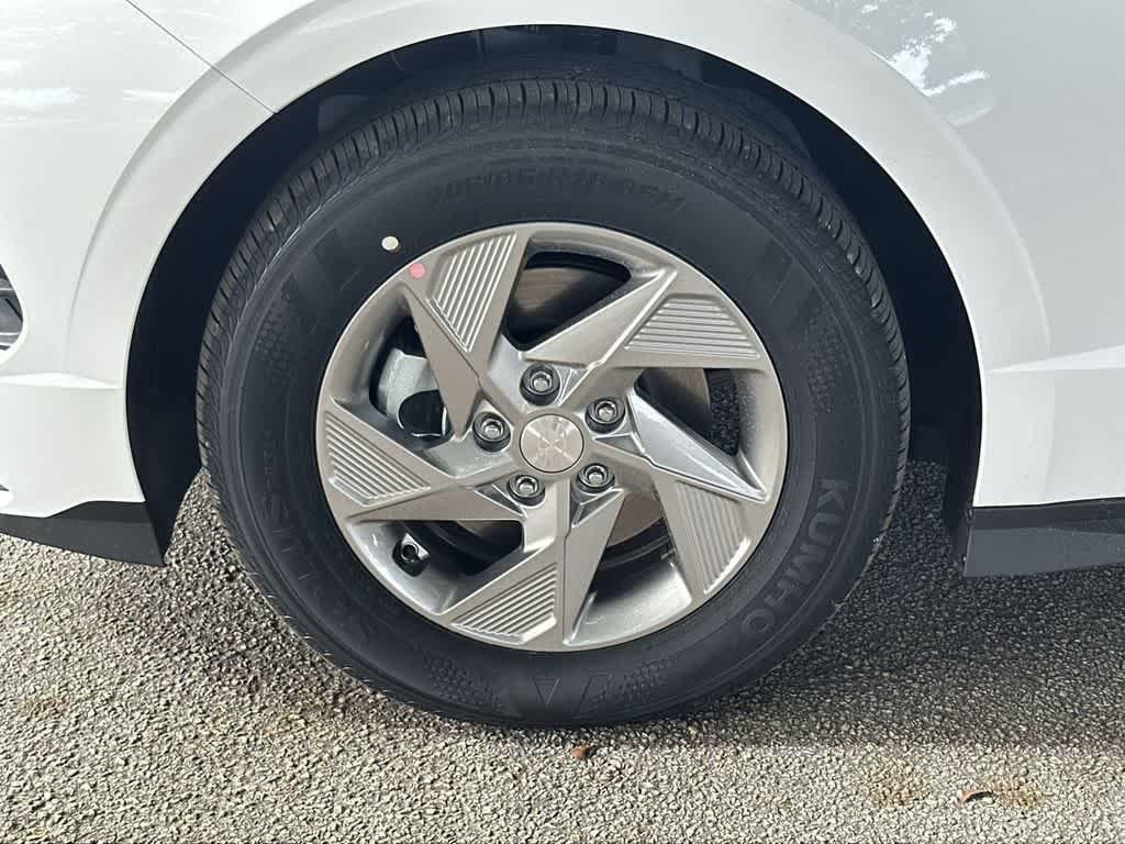 2026 Hyundai Sonata SE - Photo 11
