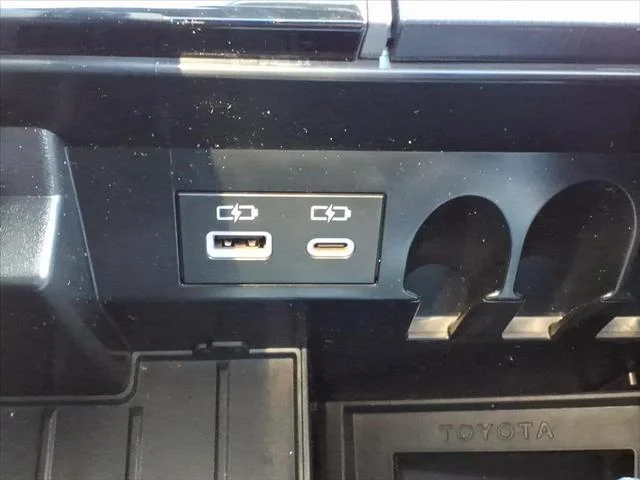 Certified Used 2026 WIND CHILL PEARL Toyota  image 17