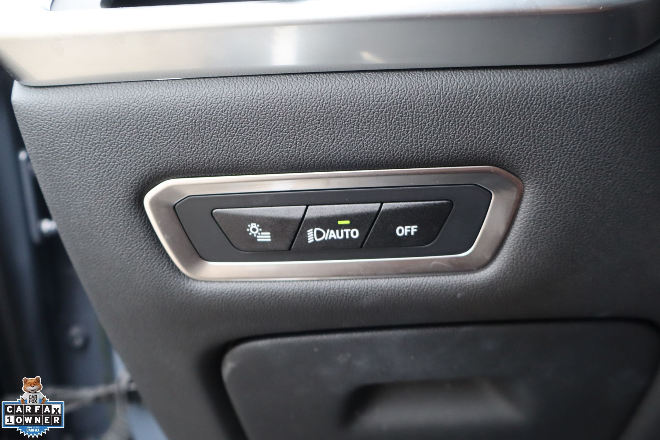 Used 2024  BMW xDrive40i image 15