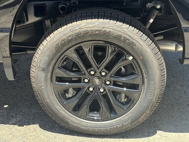 New 2026 Agate Black Metallic Ford XLT image 9