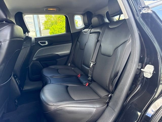 Used 2022 Black Jeep Latitude image 11