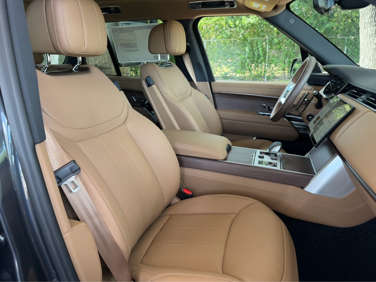 New 2027 Carpathian Grey LAND ROVER SE image 13