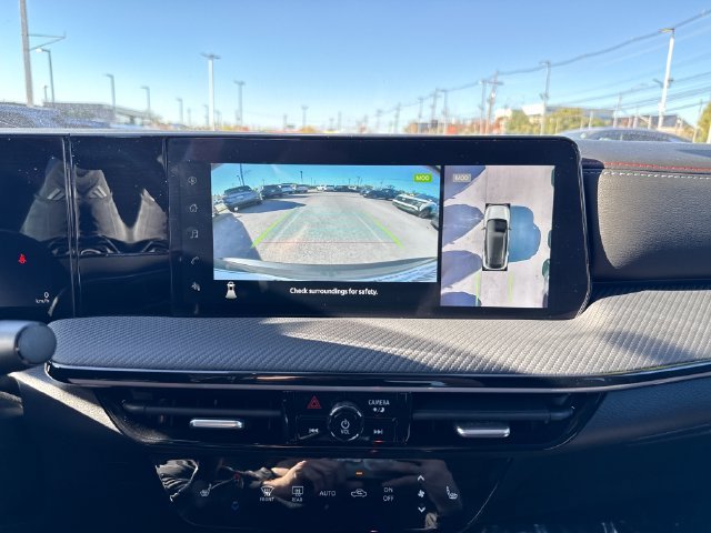 Used 2025 Gray Nissan SR image 23