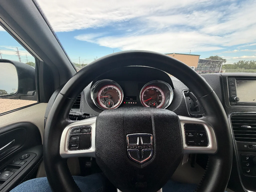 Used 2018 White Knuckle Clearcoat Dodge SXT image 15