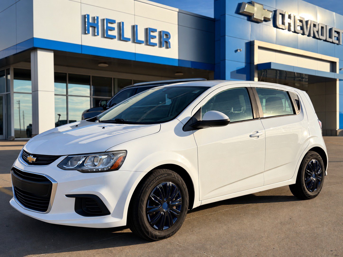 Used 2017 Summit White Chevrolet LT image 3