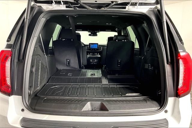 Used 2024 White GMC SLT image 29