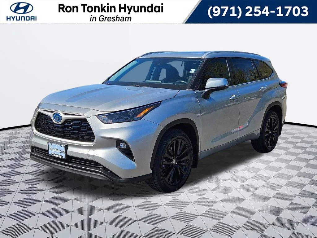 Used 2022 Celestial Silver Metallic Toyota XLE image 1