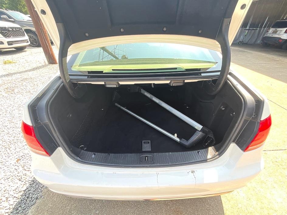 Used 2014 White Mercedes-Benz E 350 image 8