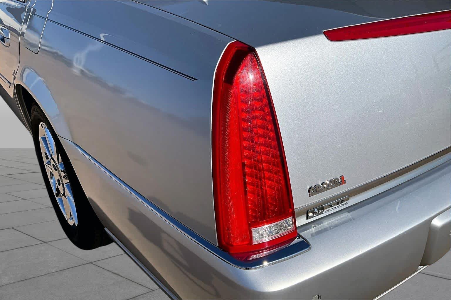 Used 2011 Radiant Silver Metallic Cadillac Luxury Collection image 26