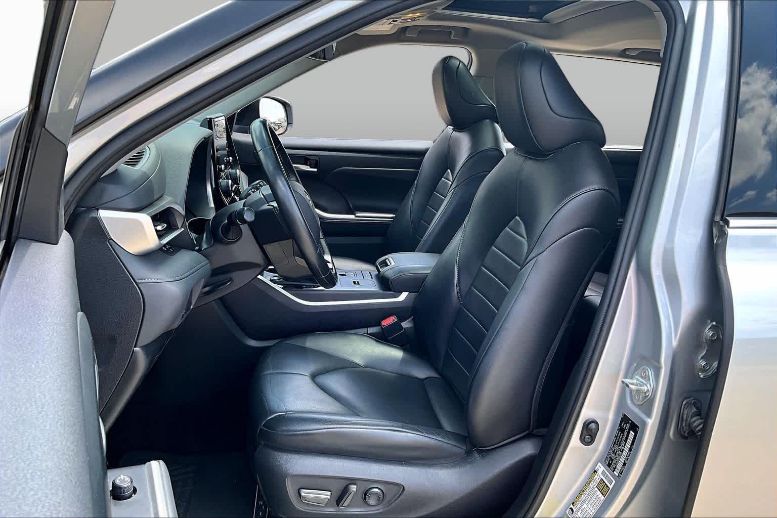 Used 2021 Celestial Silver Metallic Toyota Hybrid XLE image 8