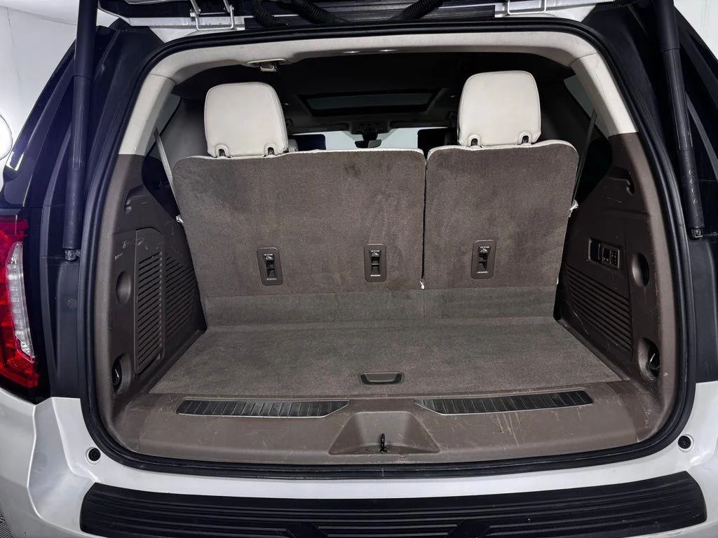 Used 2021 White Frost Tri-Coat GMC Denali image 21