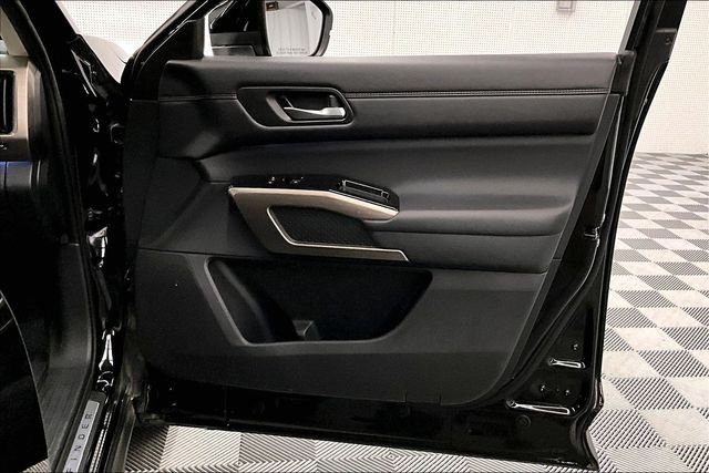 2025 Nissan Pathfinder Platinum - Photo 22