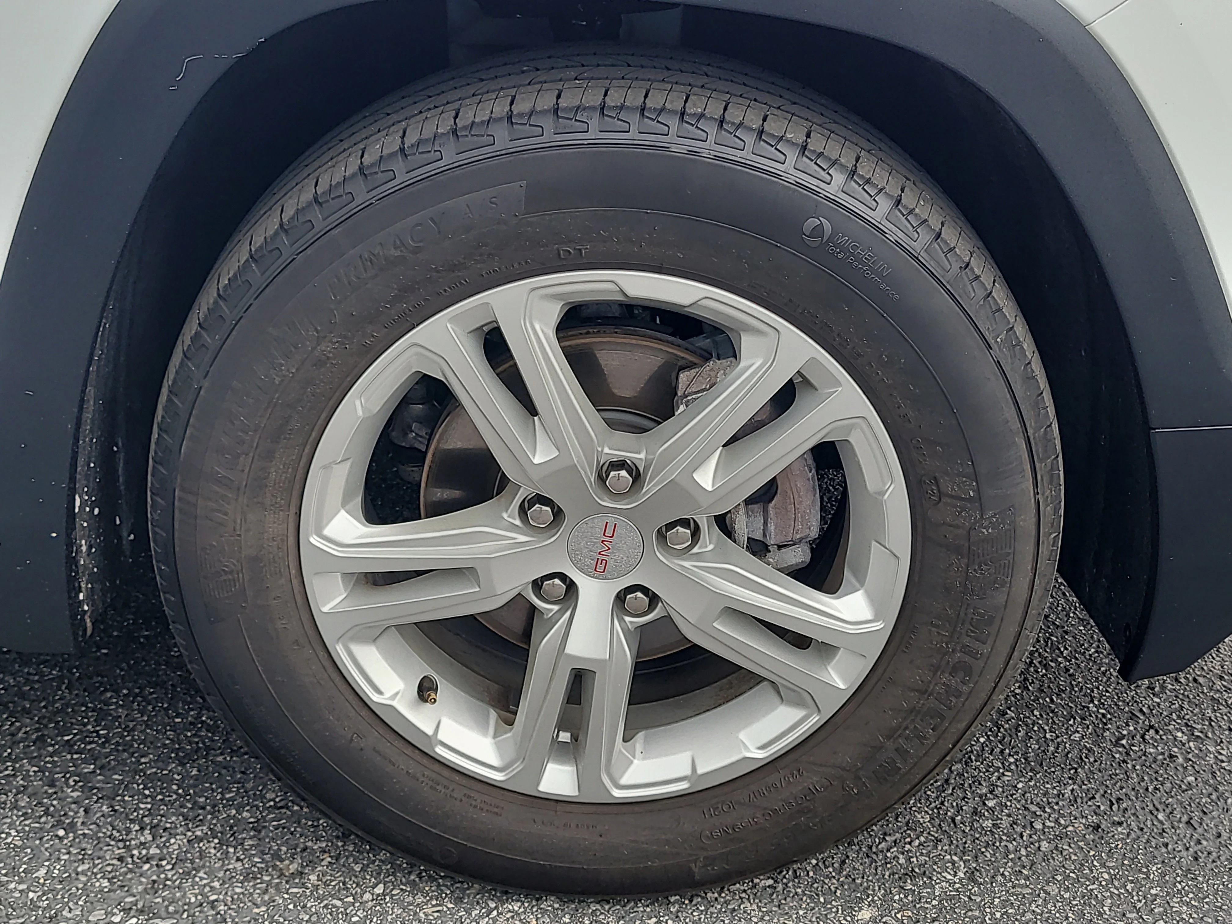Used 2024 Summit White GMC SLE image 9