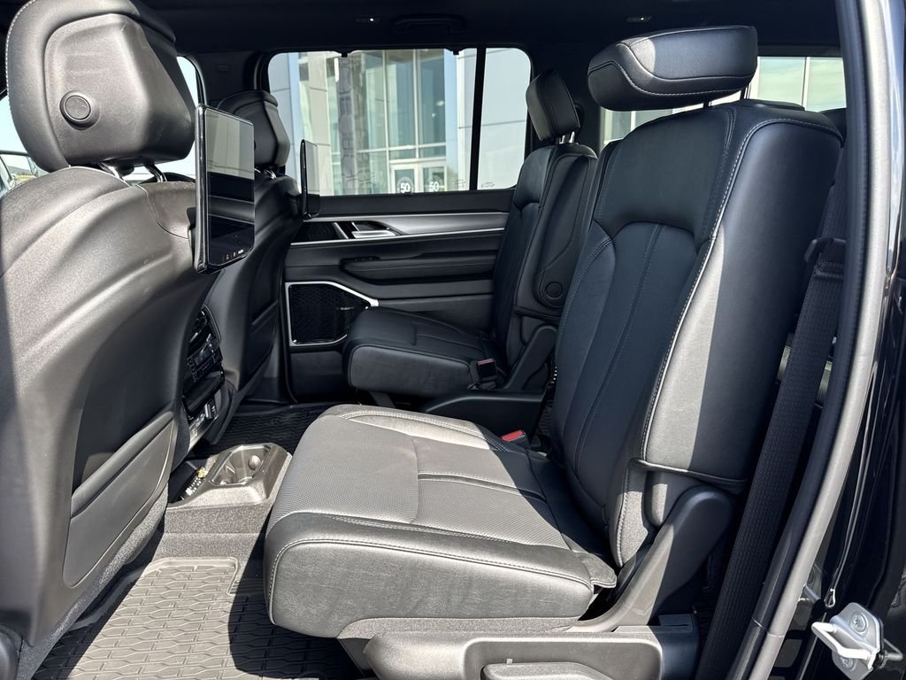 New 2026 High Gloss Black Exterior Paint Jeep Limited Reserve image 23