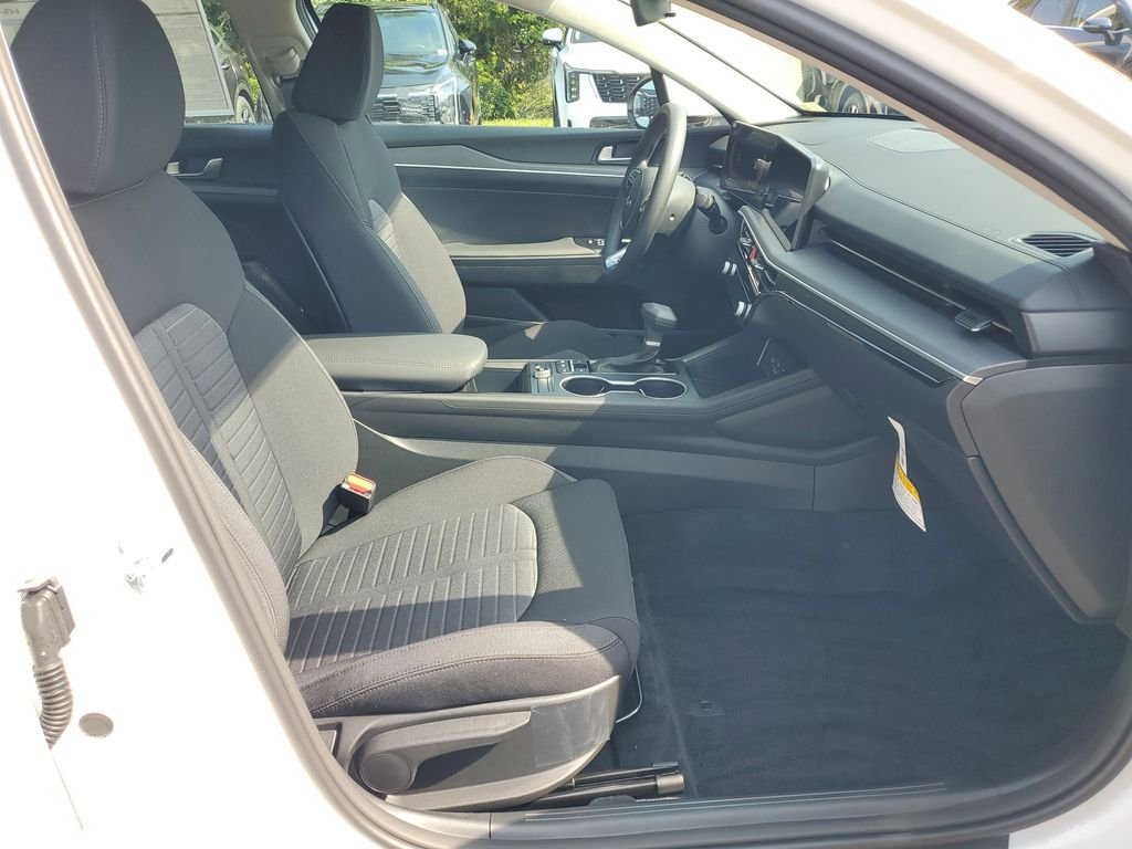 2026 Kia K5 LXS - Photo 11