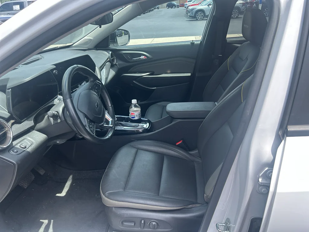 Used 2024 Summit White Chevrolet ACTIV image 3