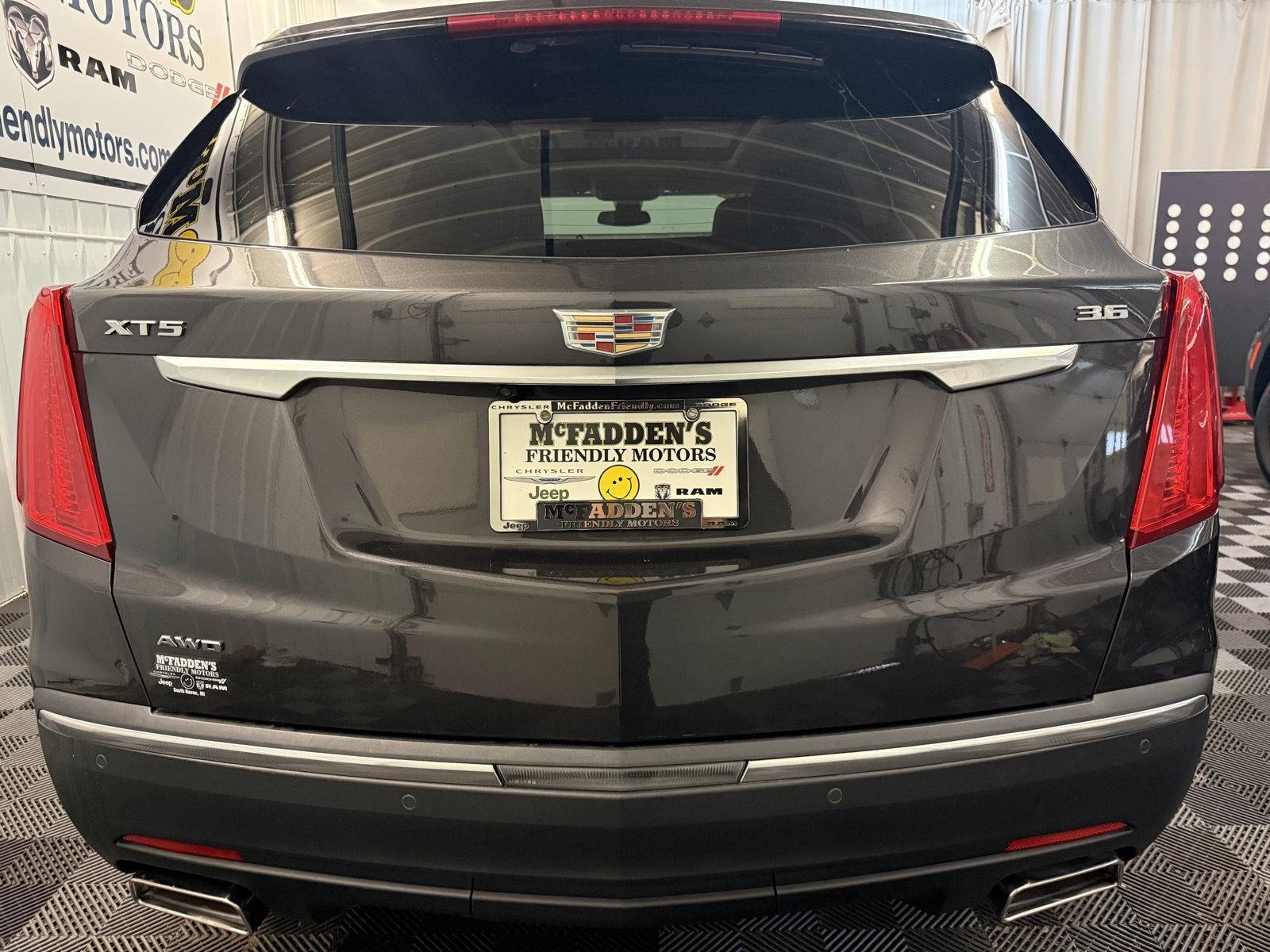 Used 2019 BLACK CADILLAC PREMLUX image 5
