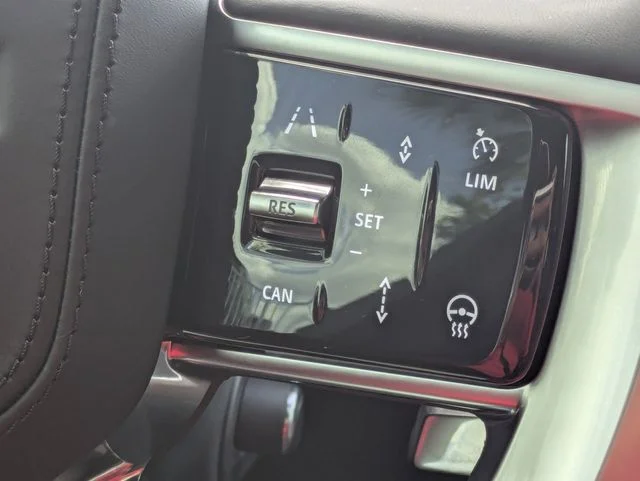 2025 Land Rover Range Rover SE - Photo 33