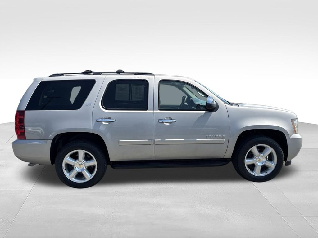 Used 2008 Silver Chevrolet LTZ image 5