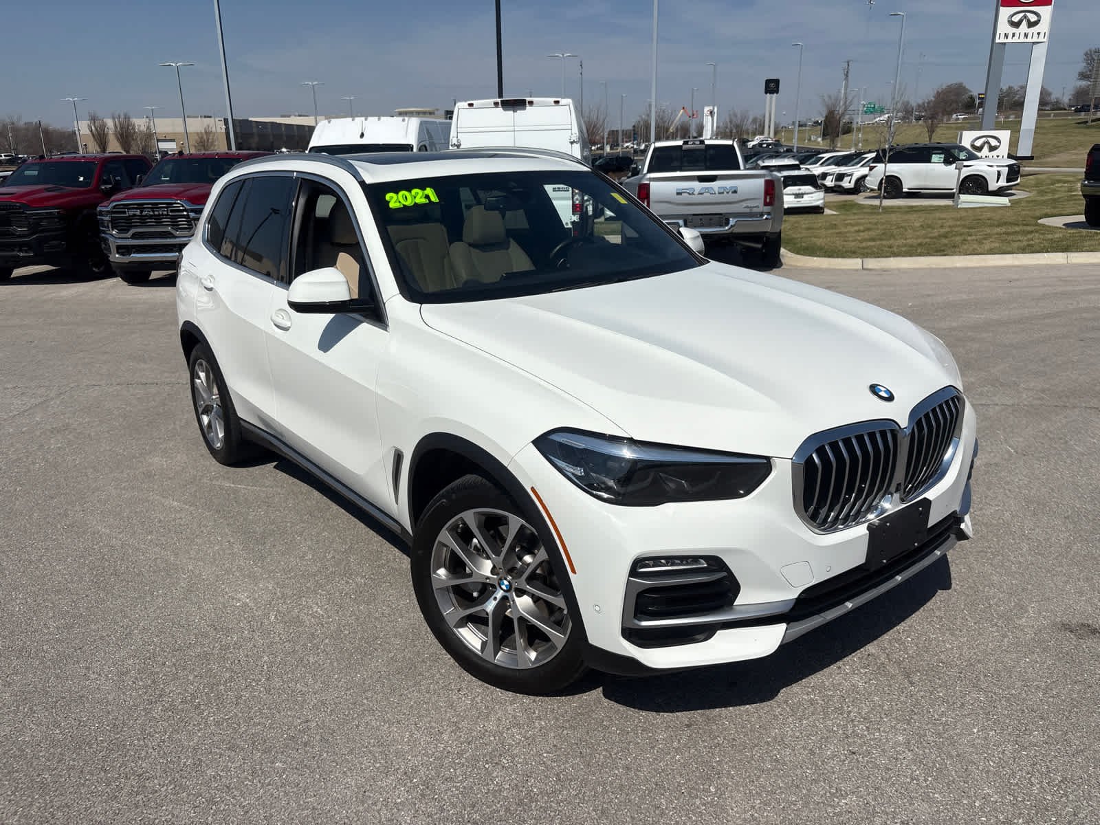 Used 2021 BMW X5 40i with VIN 5UXCR6C09M9G82574 for sale in Kansas City