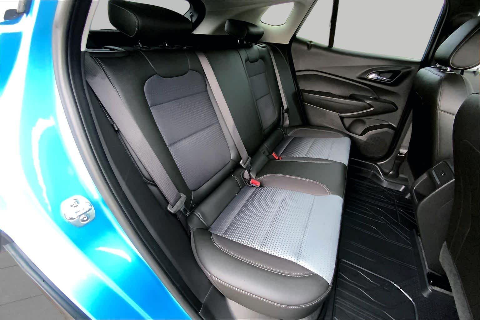 Used 2025 Marina Blue Metallic Chevrolet LT image 19