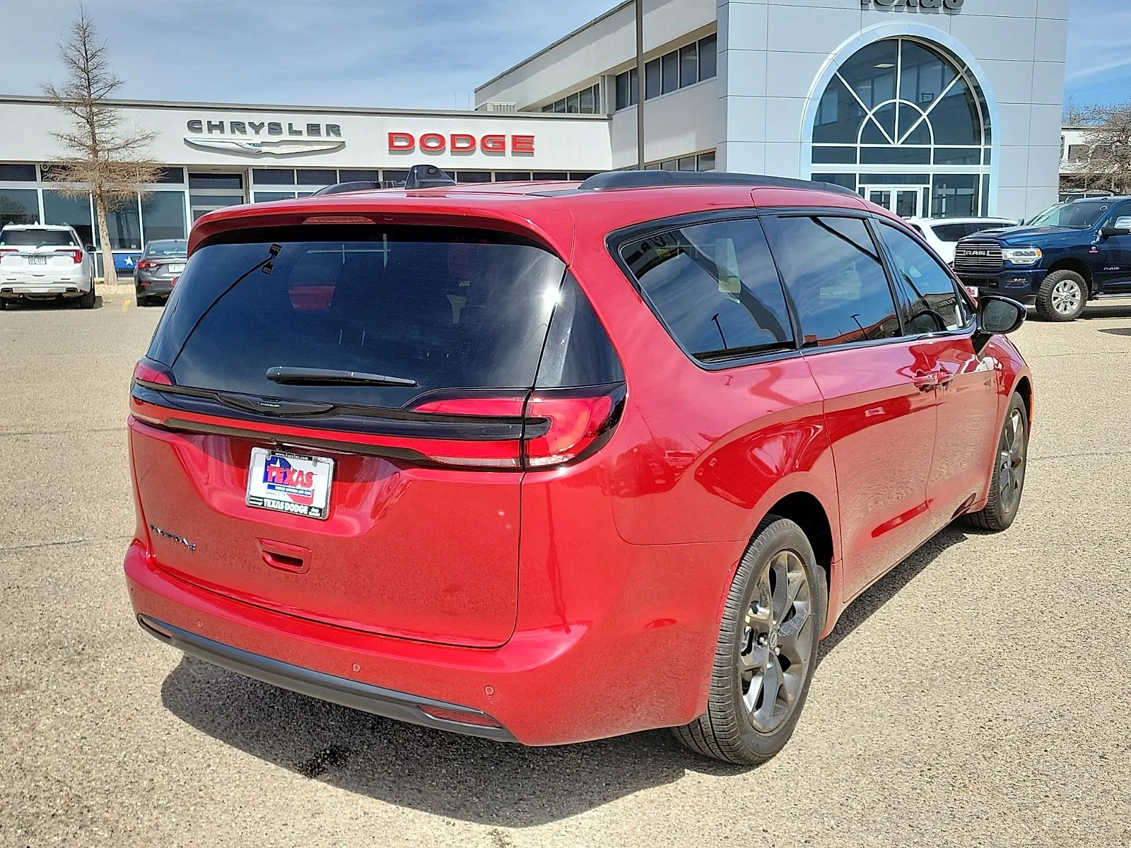 New 2026 Red Hot Pearlcoat Chrysler SELECT image 4
