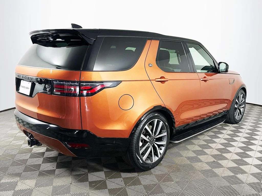 Used 2022 Namib Orange Premium Metallic Land Rover HSE R-Dynamic image 5
