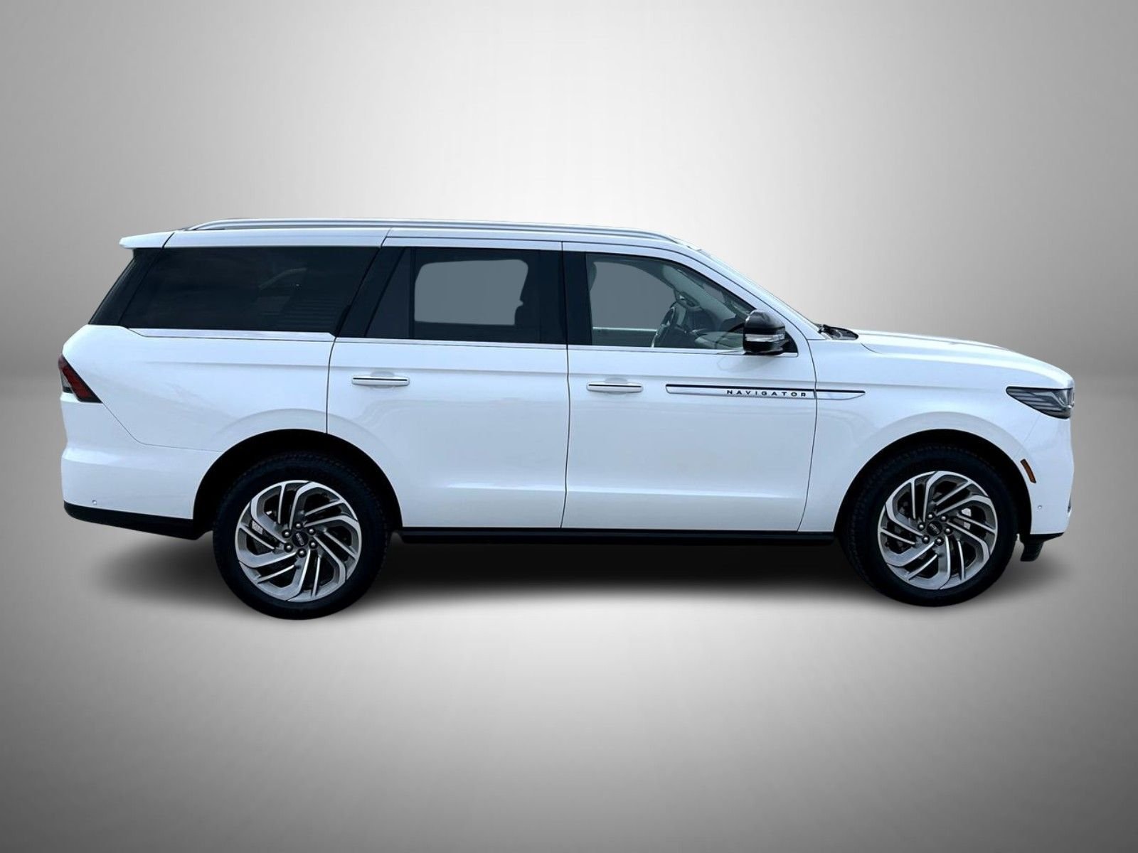 Used 2025 White Lincoln Reserve image 4