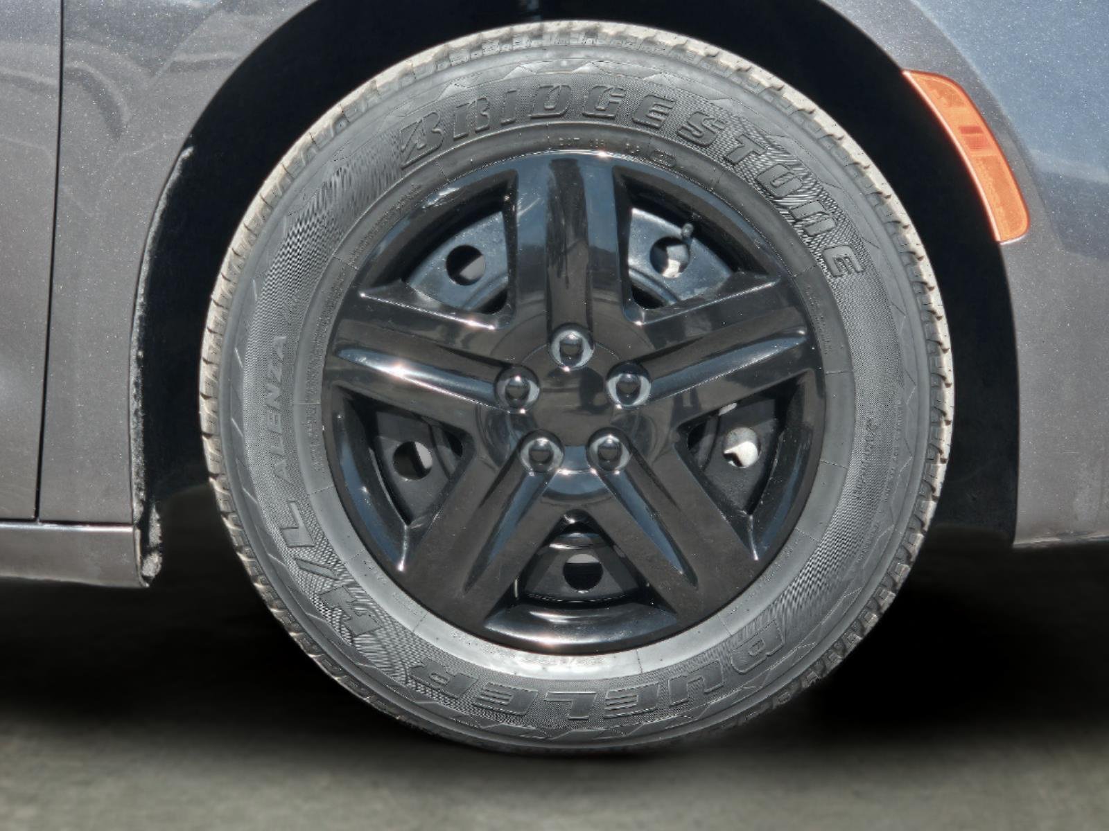 Used 2019 GRAY CHRYSLER L image 51
