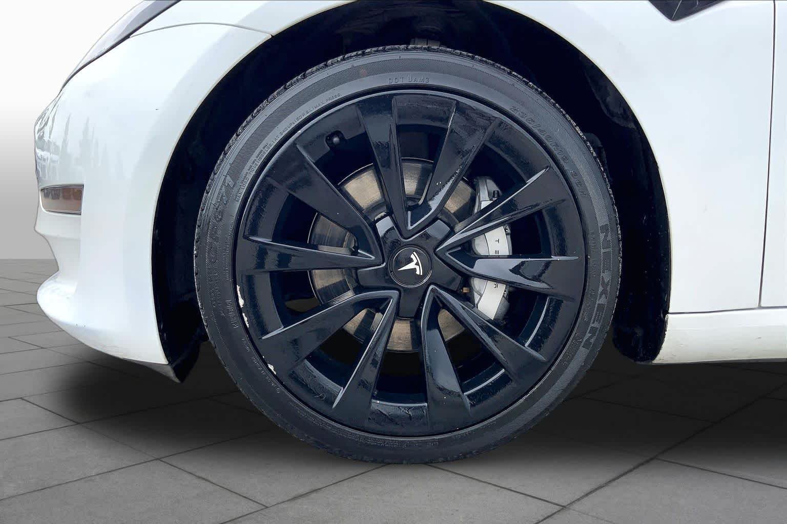 Used 2023 Pearl White Multi-Coat Tesla  image 10