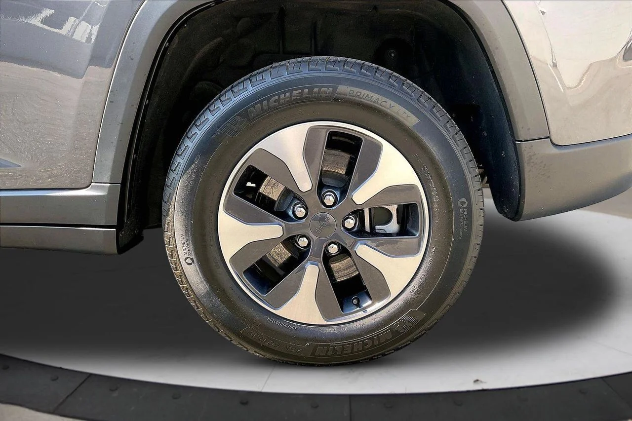 Certified Used 2023 Gray Jeep 4xe image 37