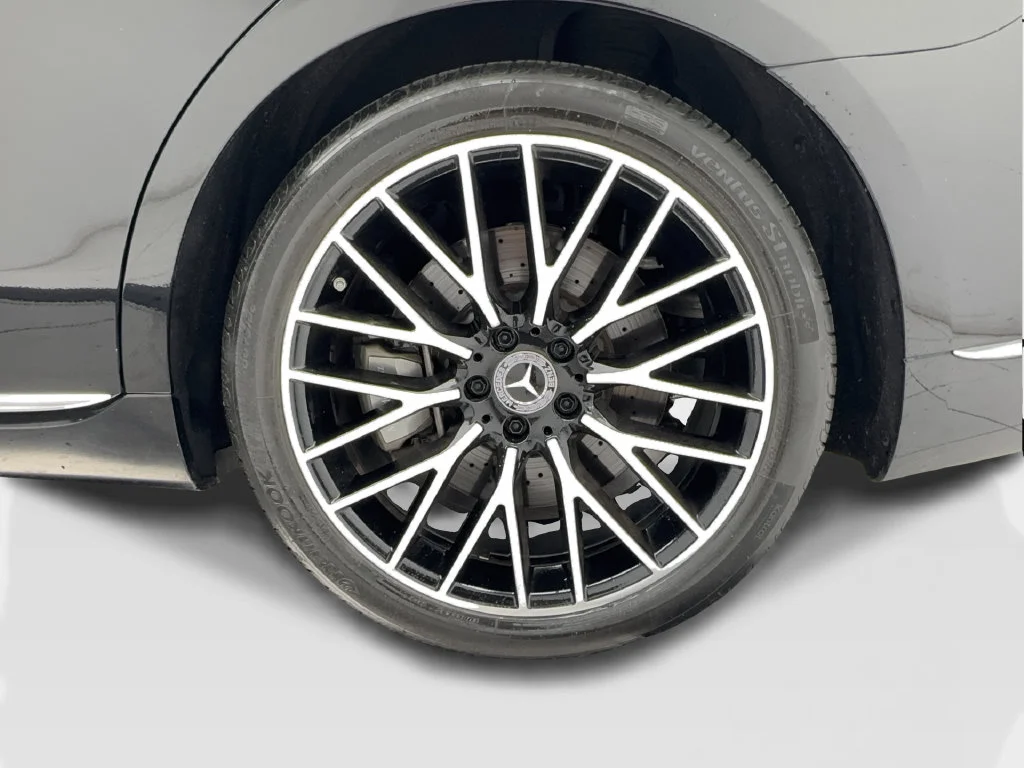 Used 2023 Black Mercedes-Benz S 580 image 15