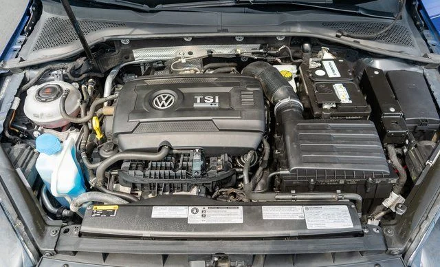 Used 2019 Blue Volkswagen DCC & Navigation 4Motion image 39