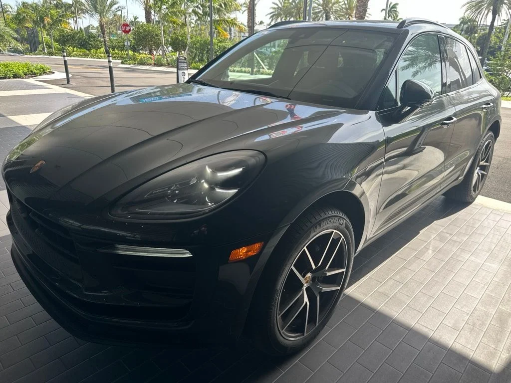 2023 Porsche Macan T's photo