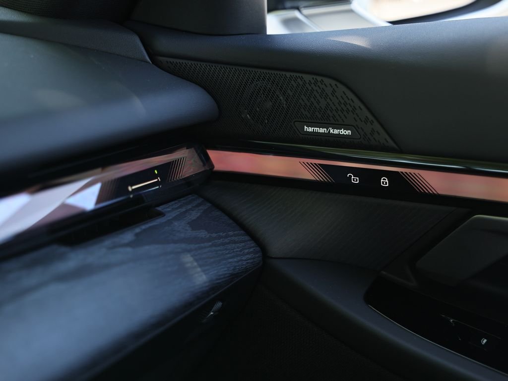 New 2027 Dark Graphite Metallic BMW 530i image 41