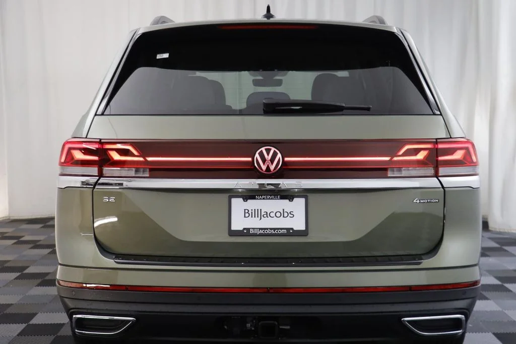 New 2026 Green Volkswagen 2.0T SE w/Technology image 16