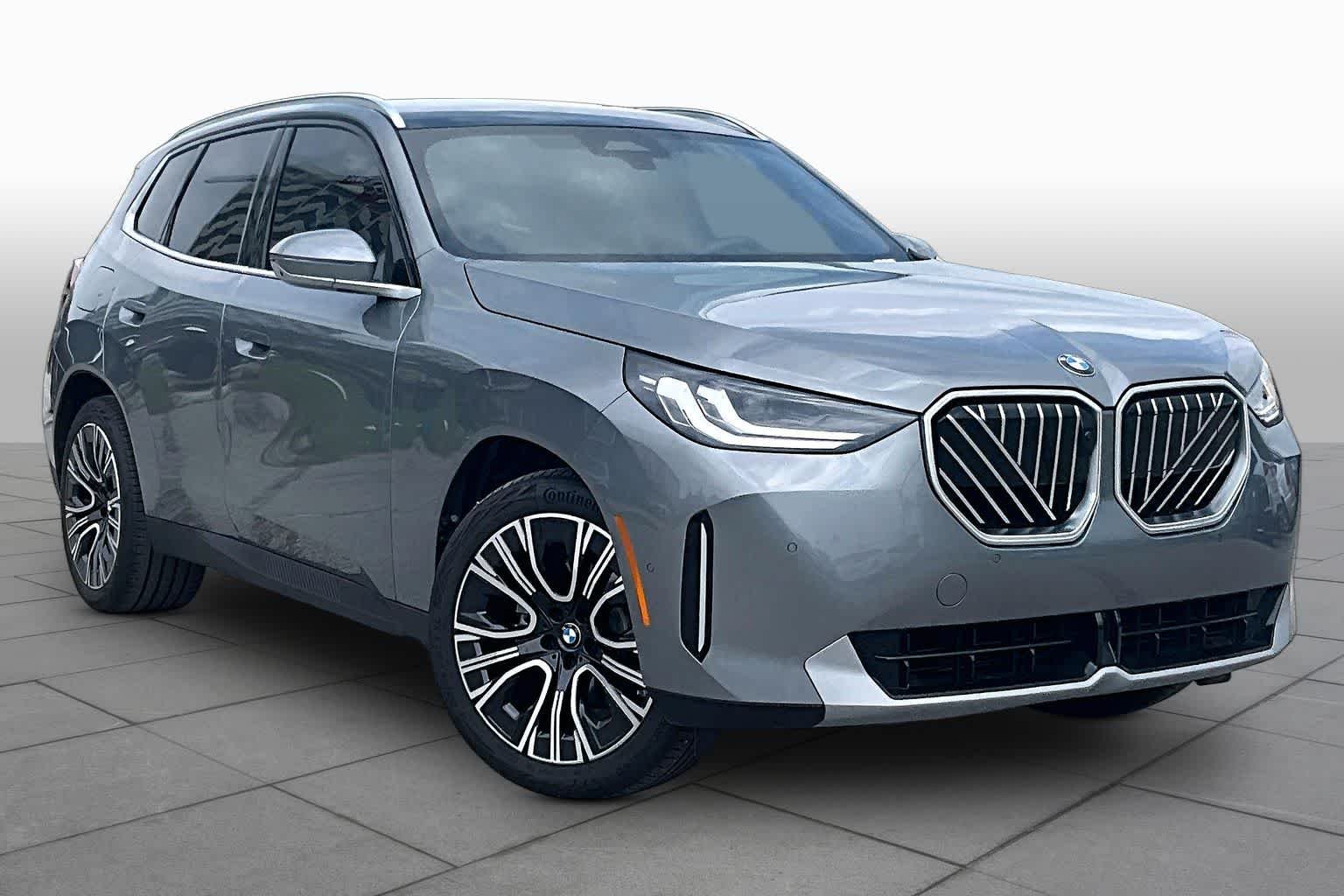 Used 2026 Skyscraper Grey Metallic BMW 30 xDrive image 2