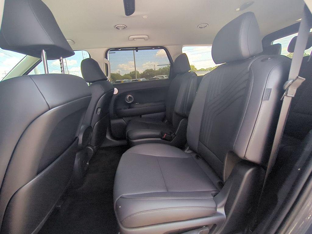 New 2026 Gray Hyundai SEL FWD image 17