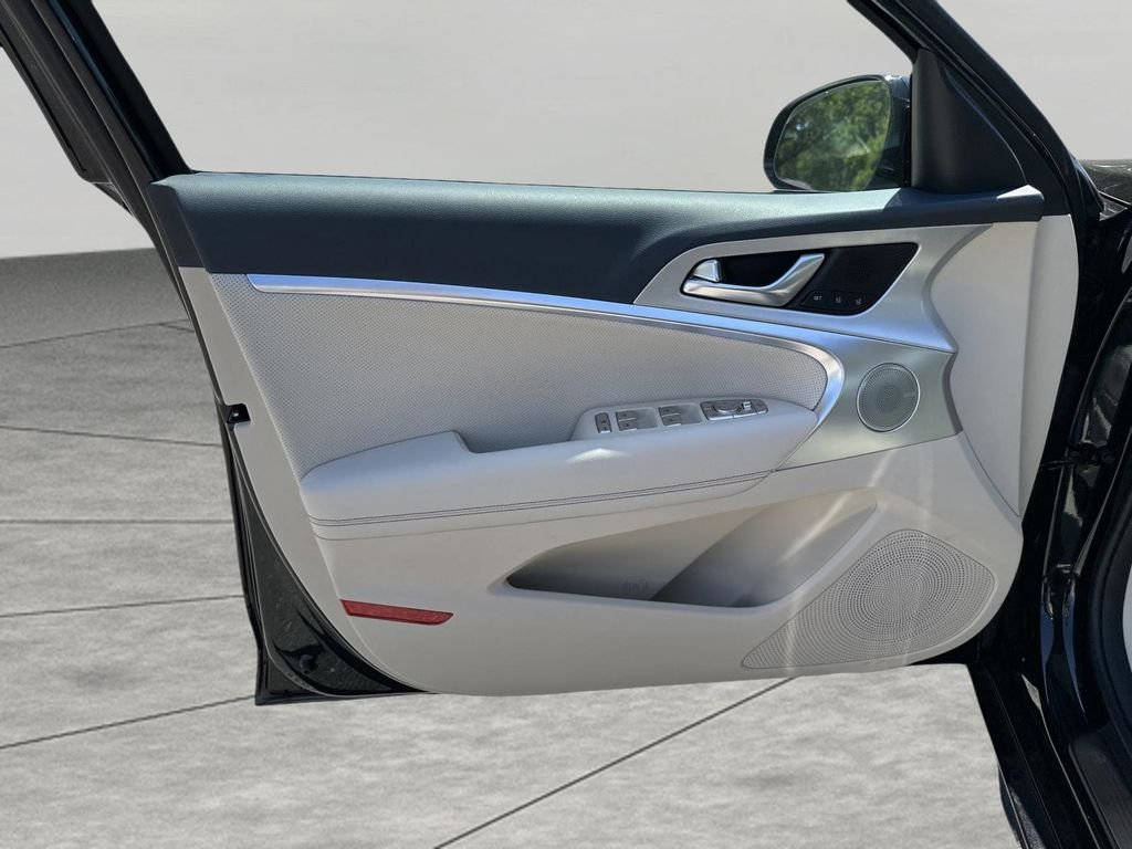 New 2026 Black Genesis 2.5T PRESTIGE image 14