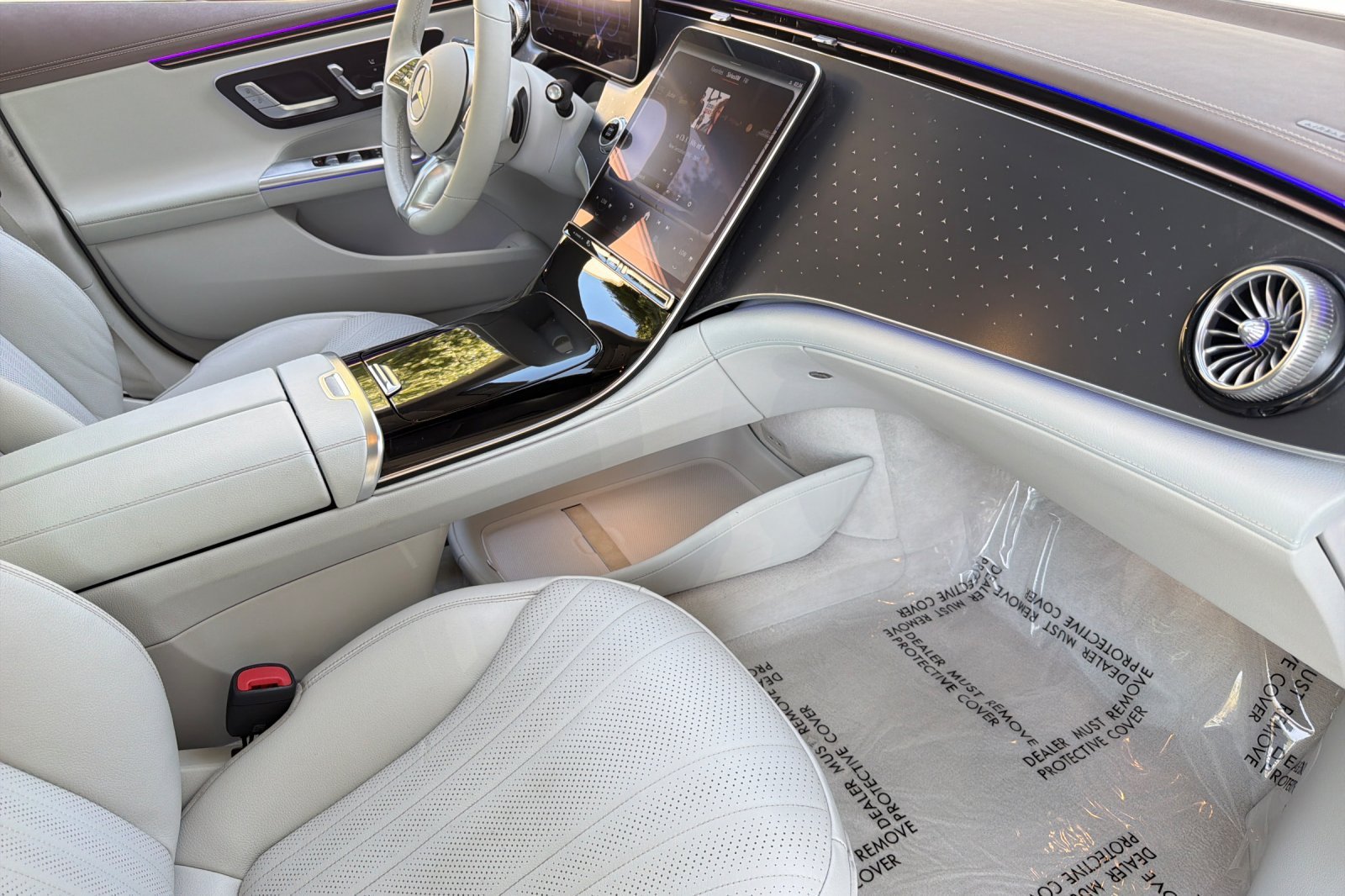 Certified Used 2023 White/off-white Mercedes-Benz 500 Sedan image 19