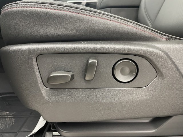 2026 Chevrolet Suburban RST photo 4