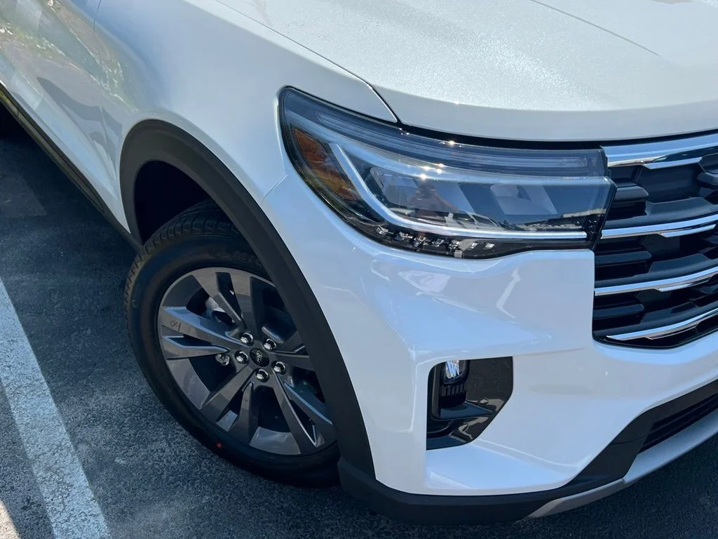 New 2026 Star White Metallic Tri-Coat Ford Active image 2