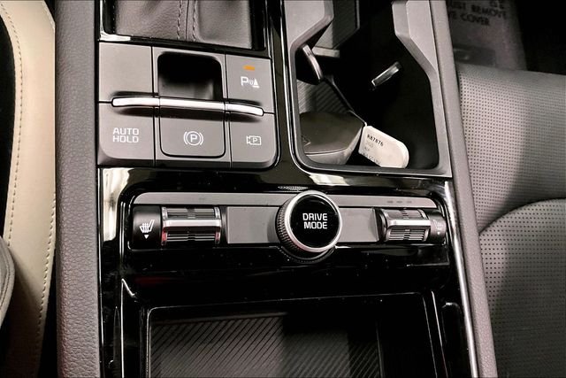 Used 2025 Snow White Pearl Kia GT-Line image 30