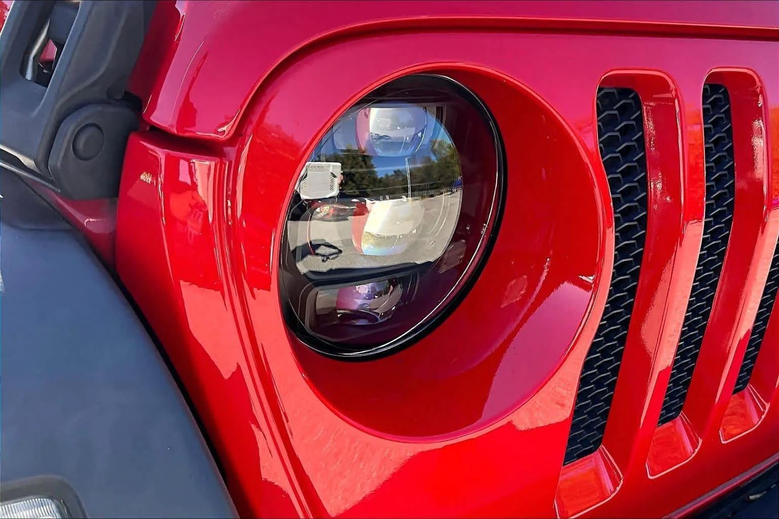 Used 2018 Firecracker Red Clearcoat Jeep Sport S image 26